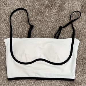 ALO Yoga Airlift Streamlined sports bra